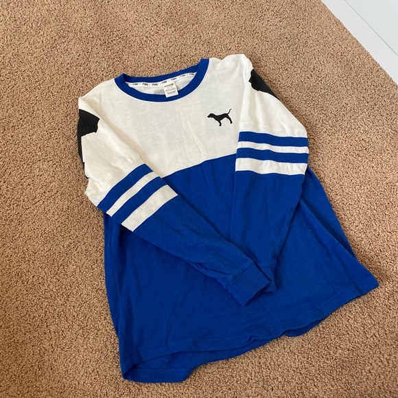 PINK Victoria's Secret Tops - Pink Victorias Secret crew neck